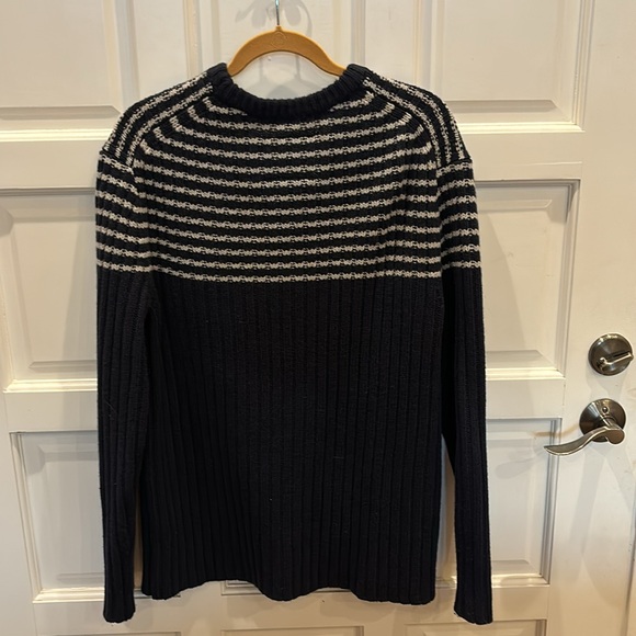 Men’s Banana Republic Men’s Sweater - Picture 3 of 4